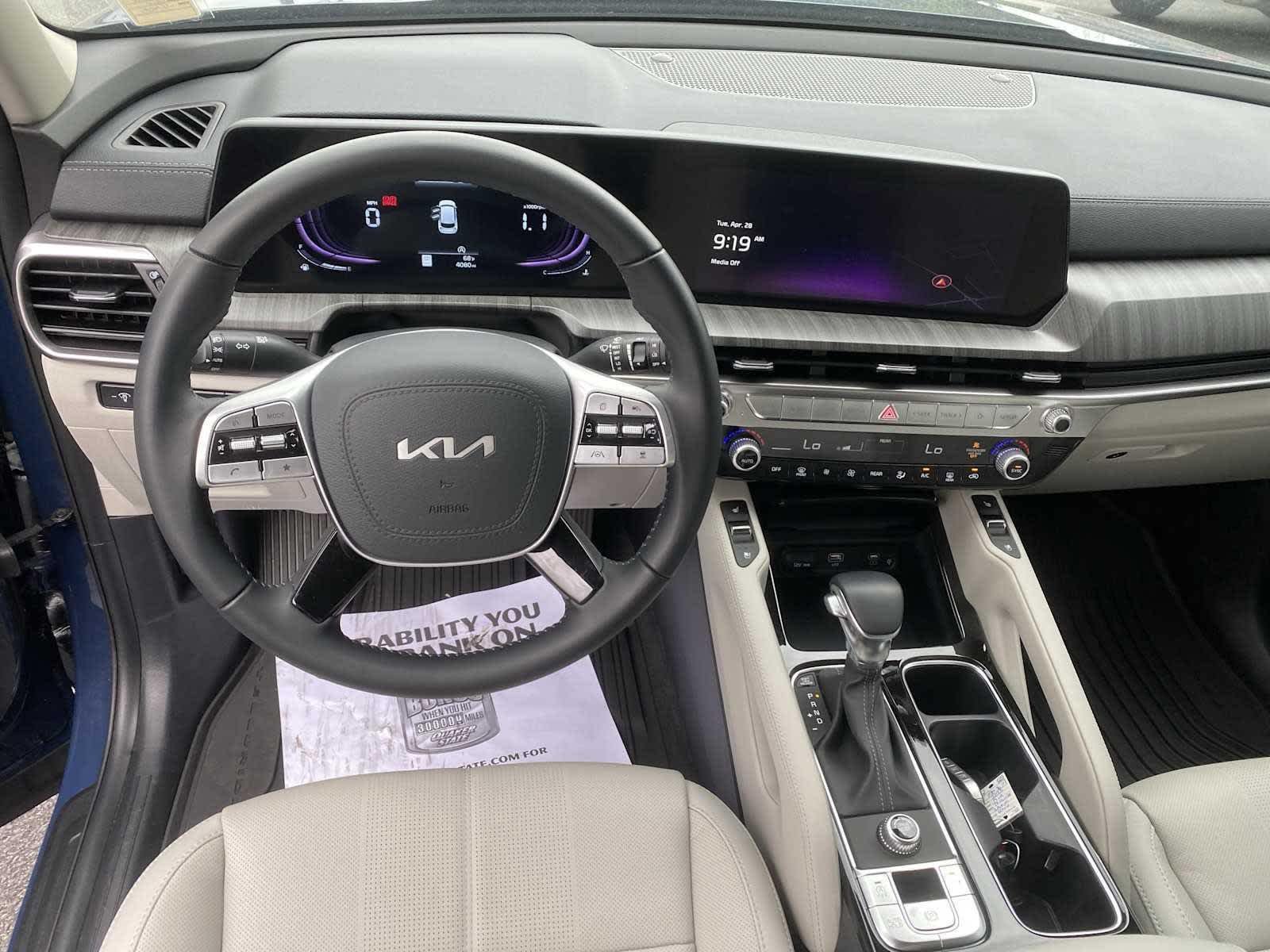 2025 Kia Telluride EX - Photo 12