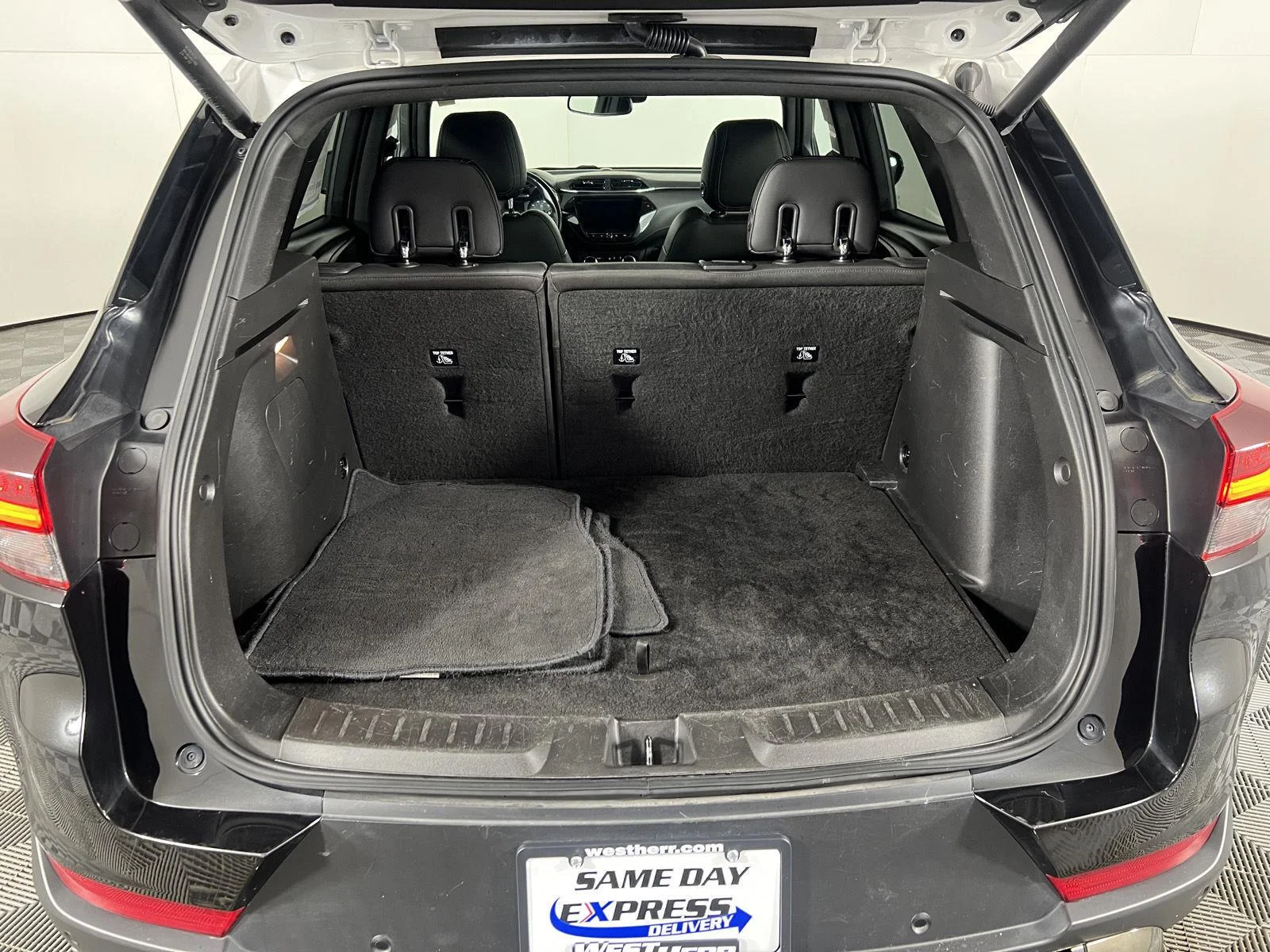 Used 2023 Mosaic Black Metallic Chevrolet ACTIV image 22