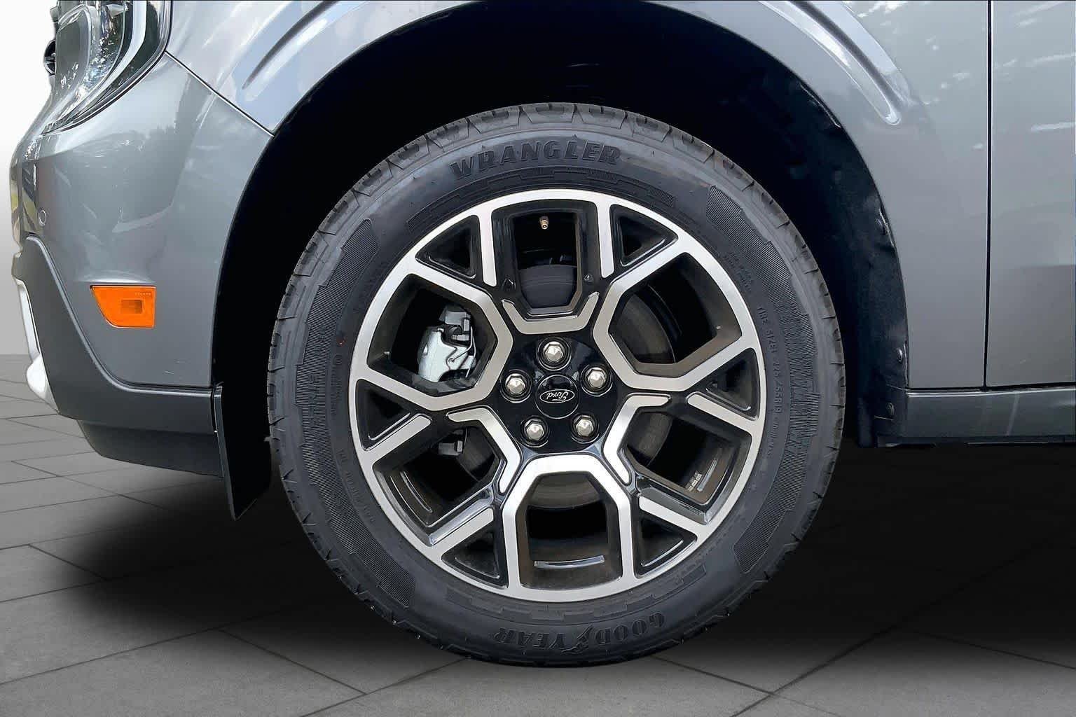 New 2026 Carbonized Gray Metallic Ford Lariat® image 12