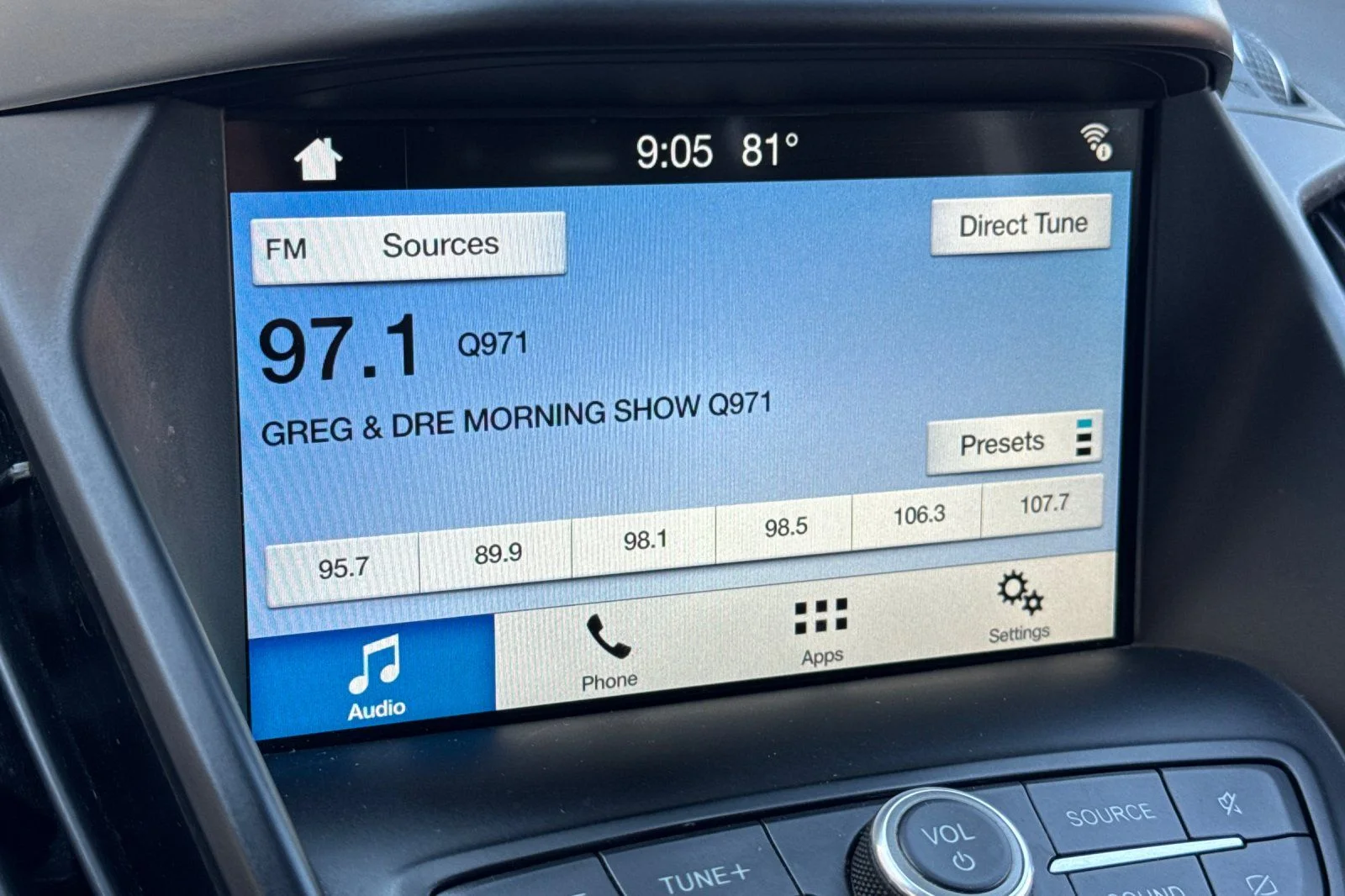 Used 2019 White Ford SE image 21