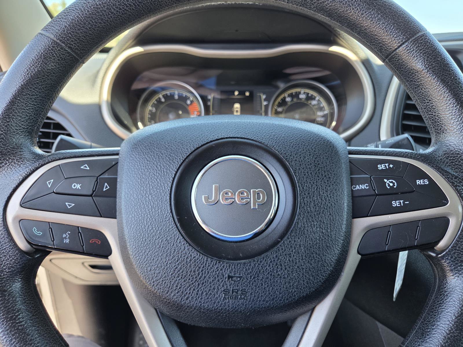 Used 2016 Billet Silver Metallic Clearcoat Jeep Sport image 24