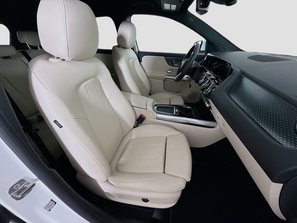 Used 2025 White Mercedes-Benz GLA 250 image 25