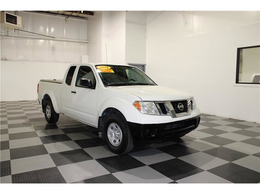 2019 Nissan Frontier S photo 2