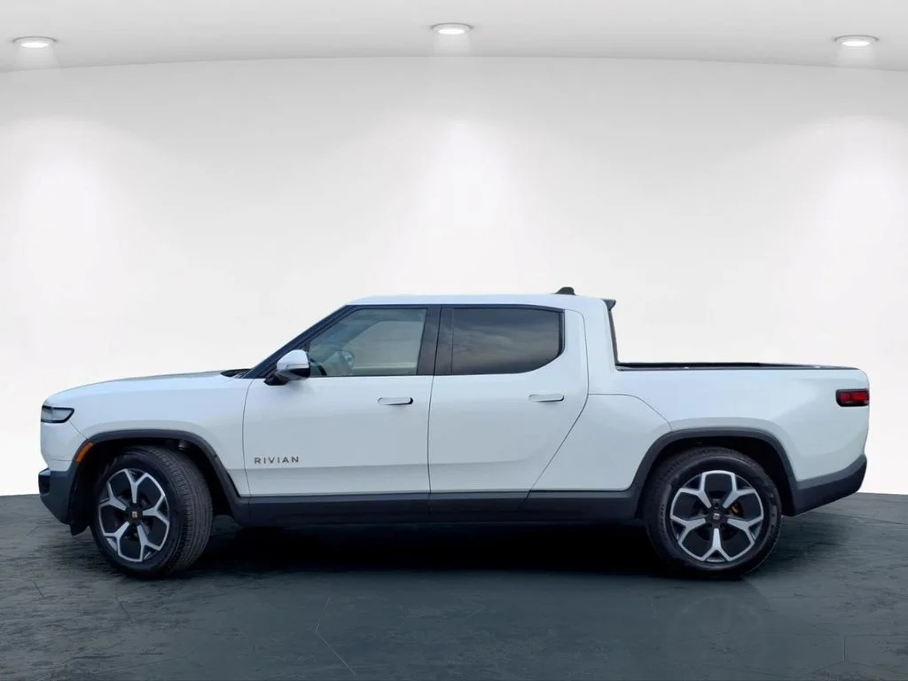 Used 2022 White Rivian Adventure image 11