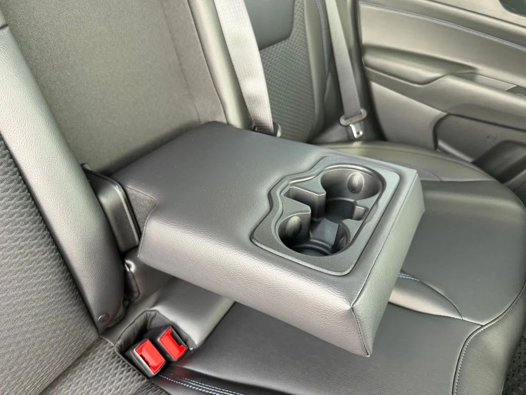 New 2026 Silver Jeep Latitude image 38