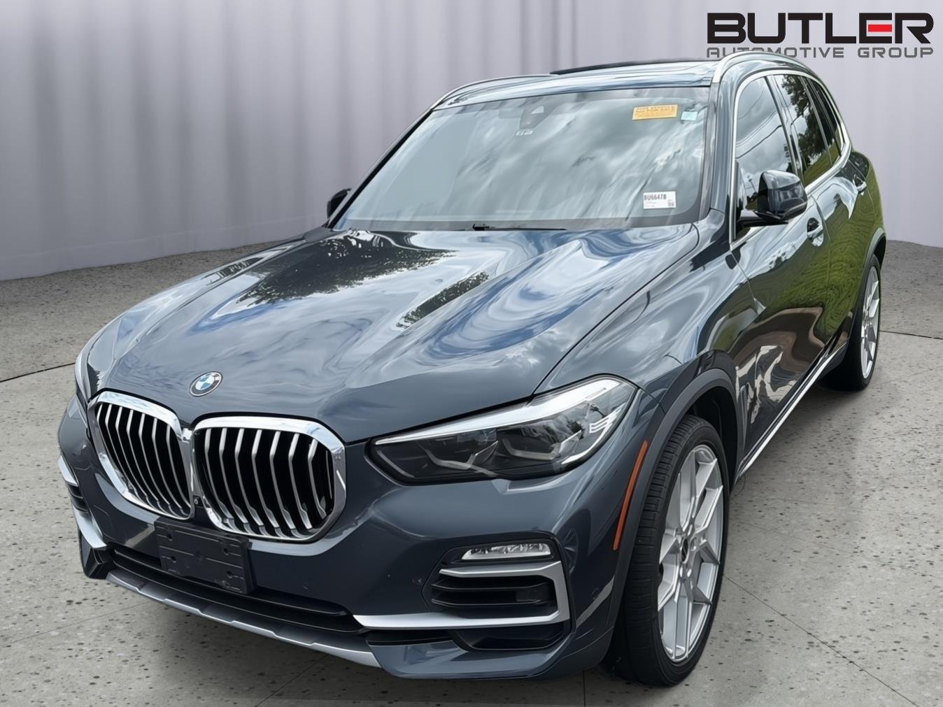 Used 2019 GRAY BMW xDrive40i image 1