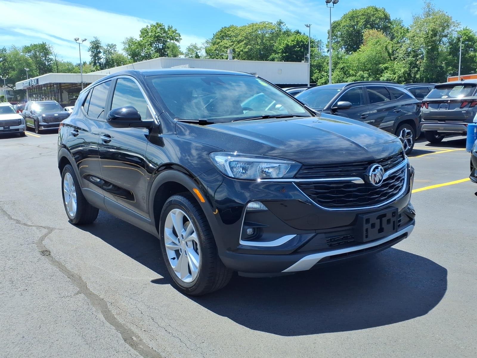 Used 2021 Ebony Twilight Metallic Buick Preferred image 3