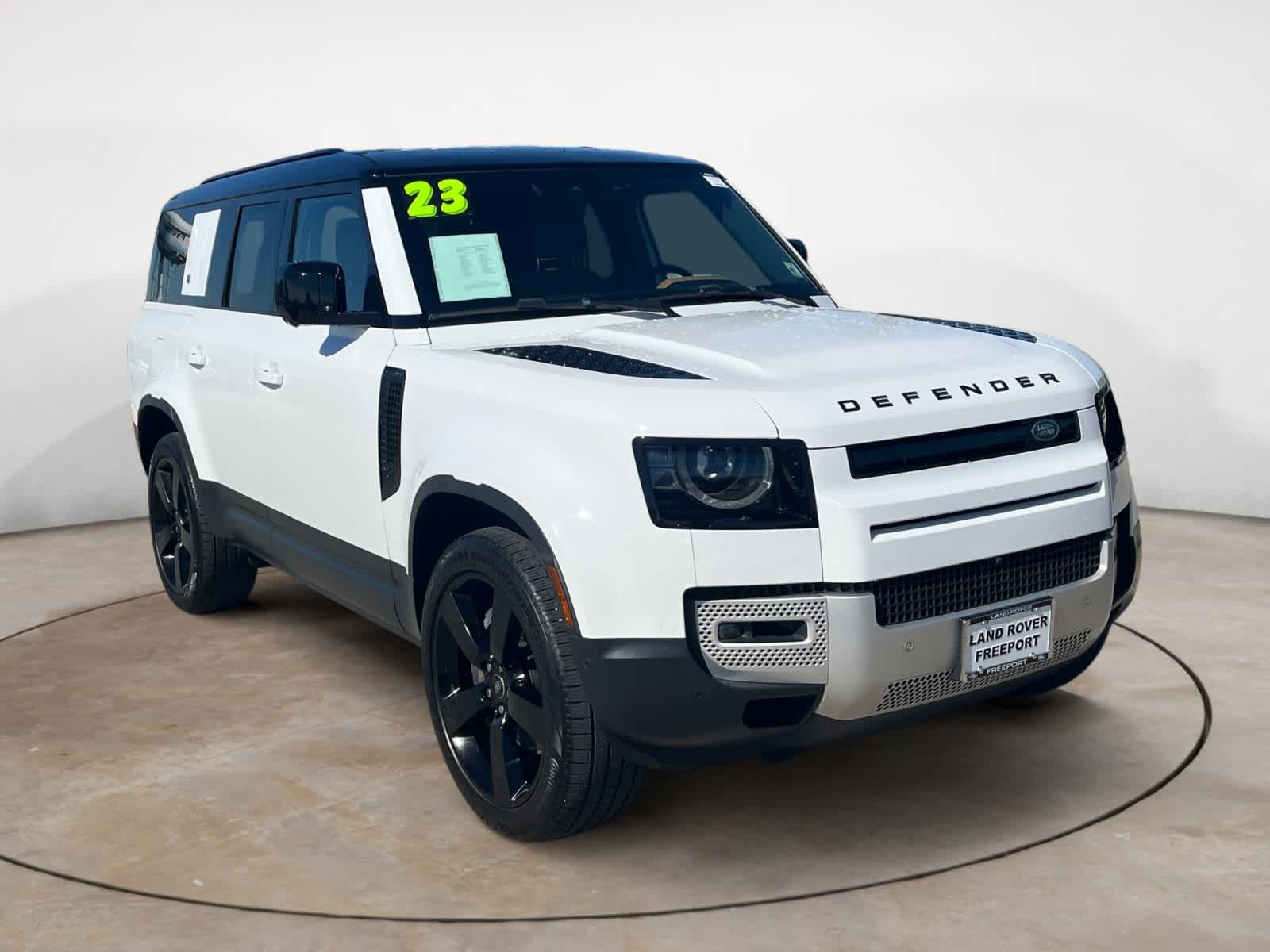 Used 2023 Fuji White Land Rover SE image 7