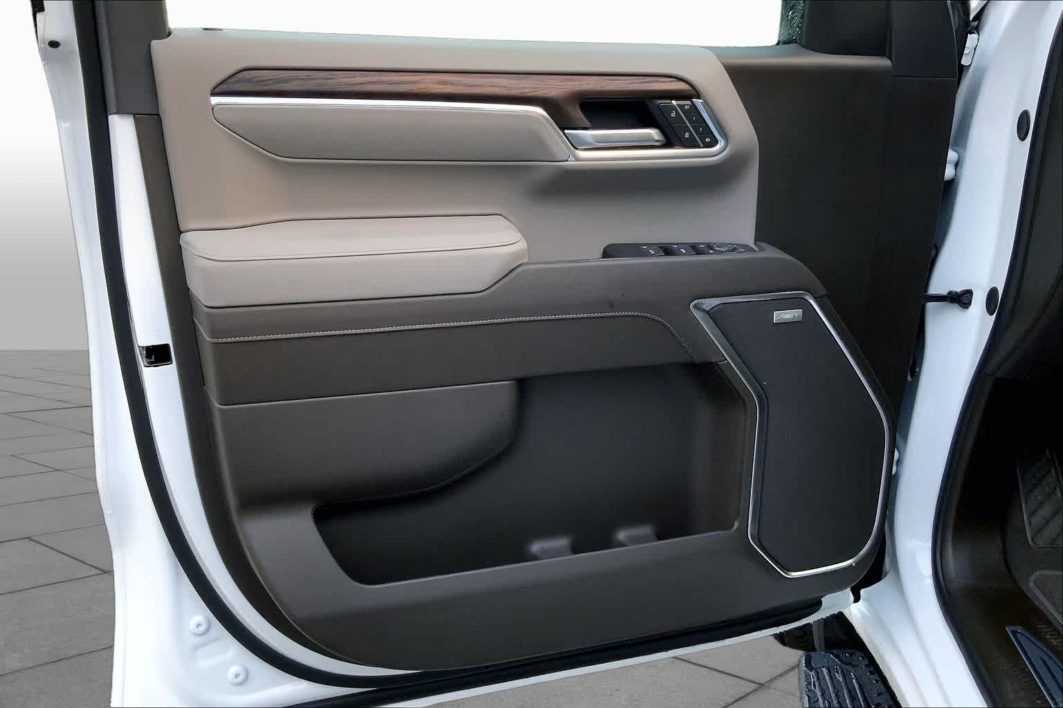 New 2026 Summit White GMC SLT image 9