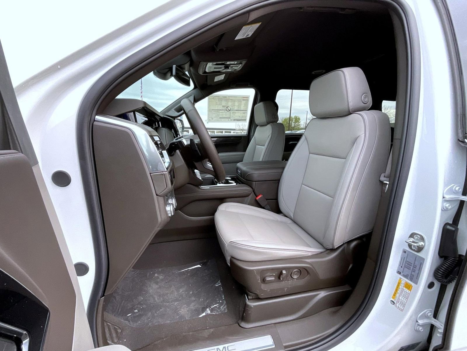 New 2026 Summit White GMC Elevation image 10