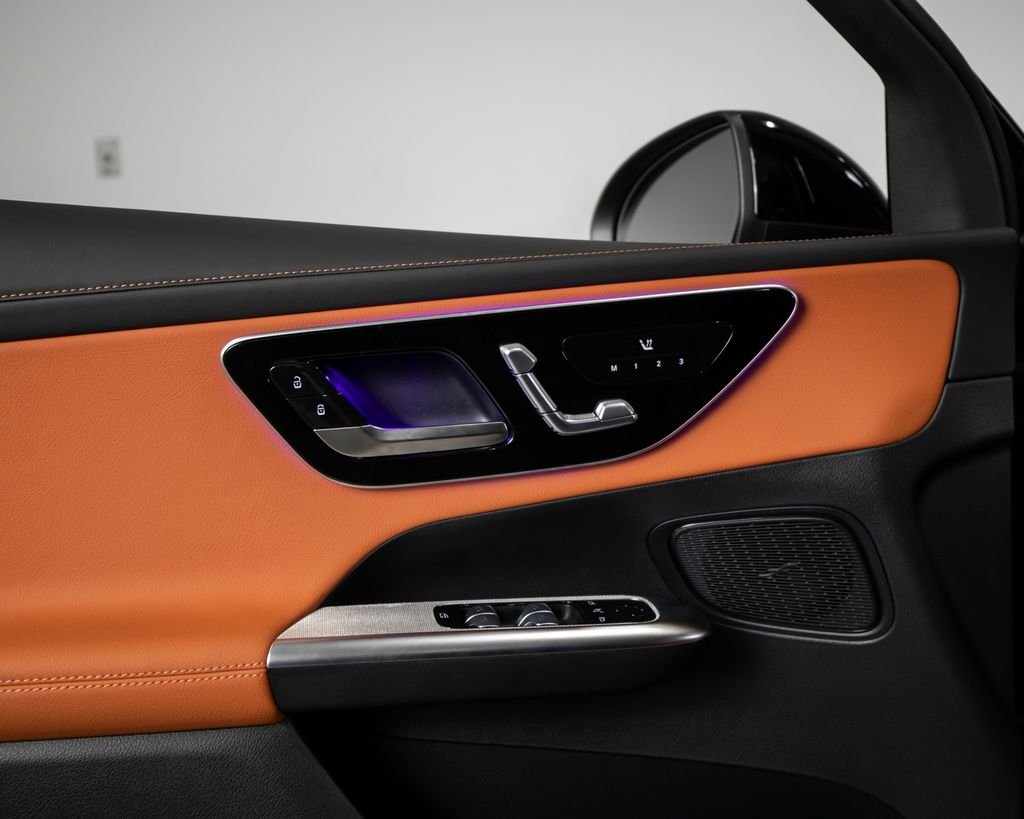 2025 Mercedes-Benz GLC Base - Photo 6