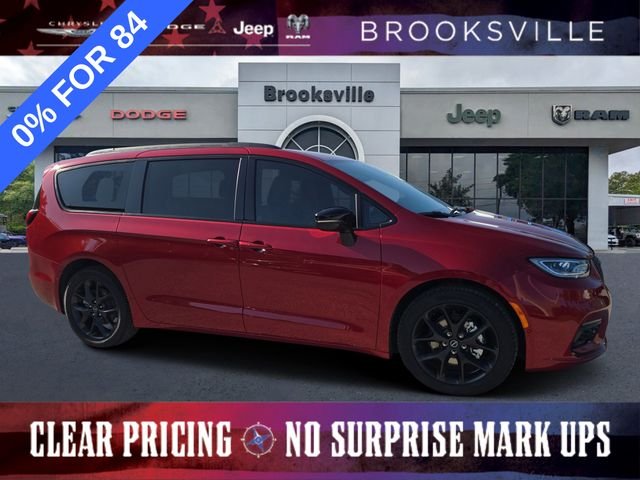 2026 Chrysler Pacifica Select's photo