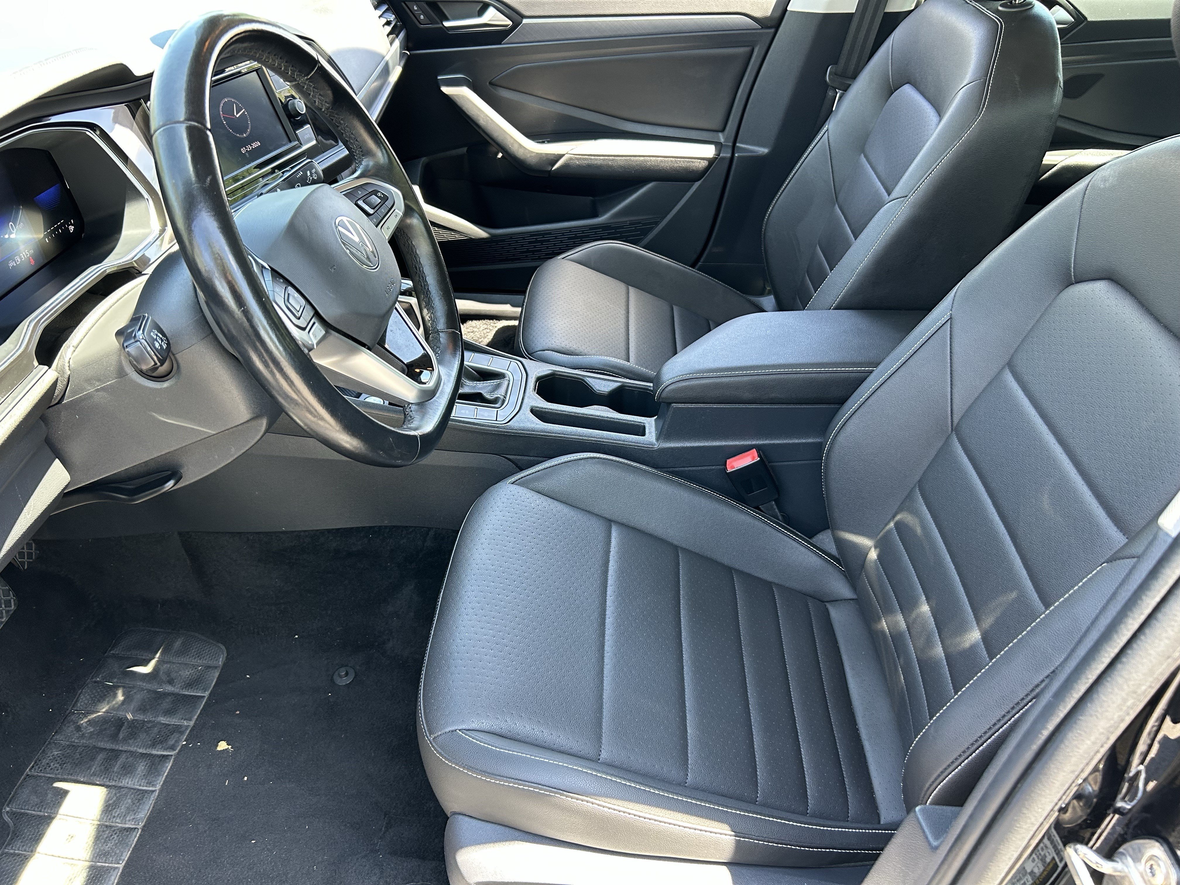 Used 2024 Black Volkswagen SE image 17