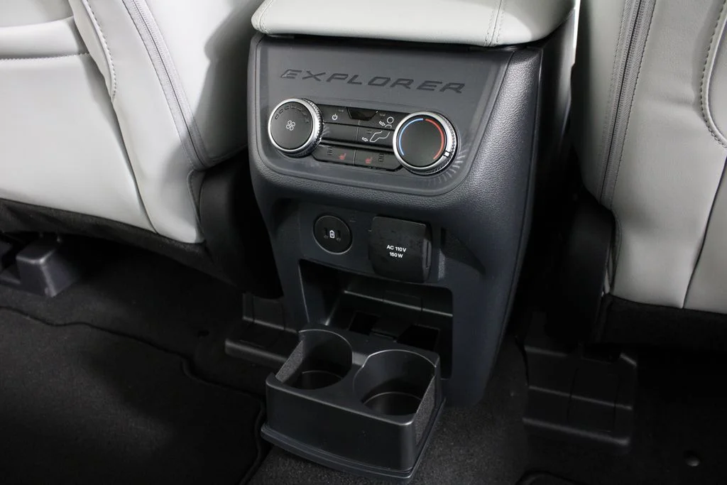 2026 Ford Explorer Platinum - Photo 17