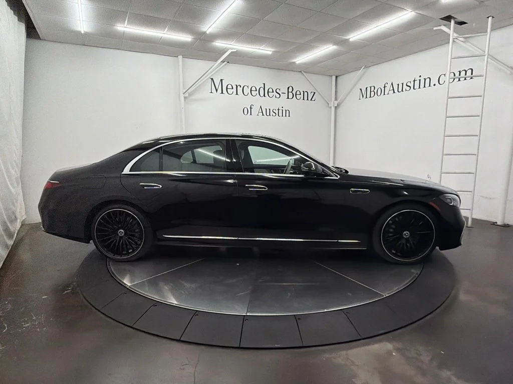 New 2027 Black Mercedes-Benz S 580 image 8