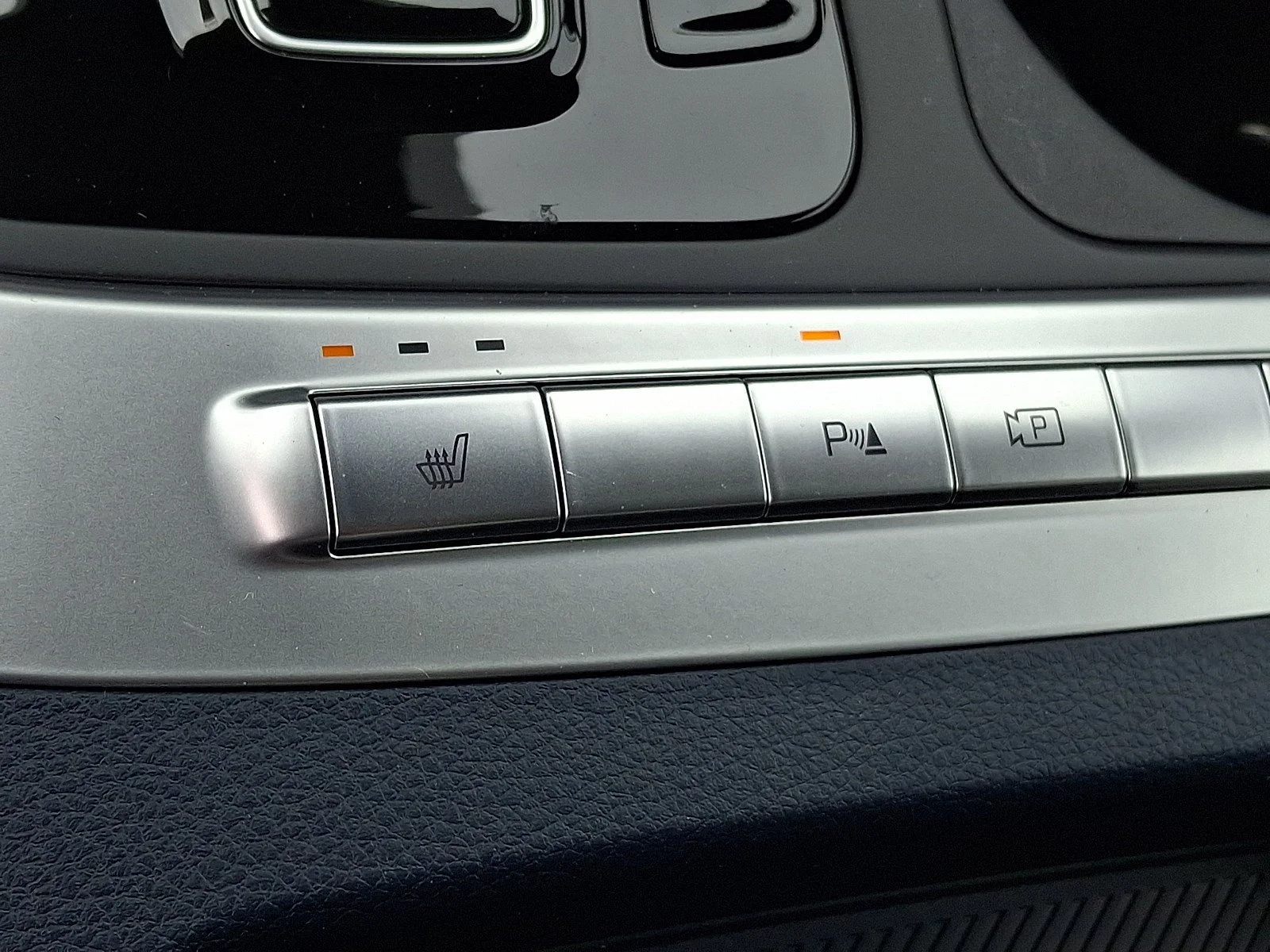 New 2026 Snow White Pearl Kia EX image 10