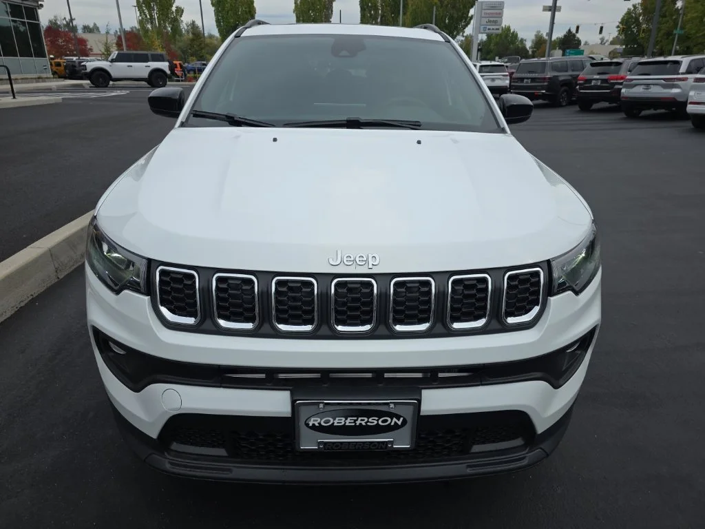 New 2026 Bright White Clear-Coat Exterior Paint Jeep  image 8