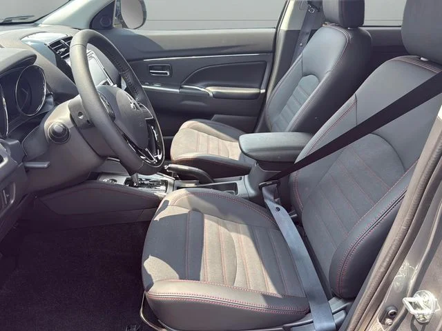 2025 Mitsubishi Outlander Sport SE - Photo 26