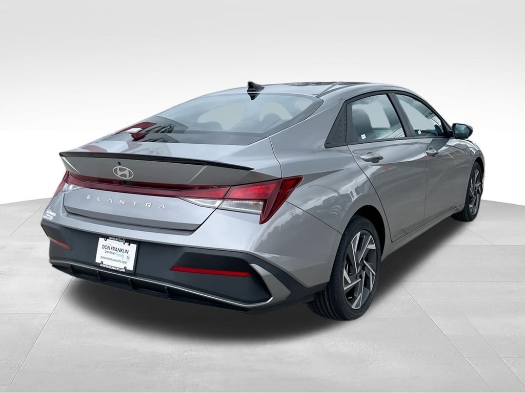 2025 Hyundai Elantra SEL - Photo 8