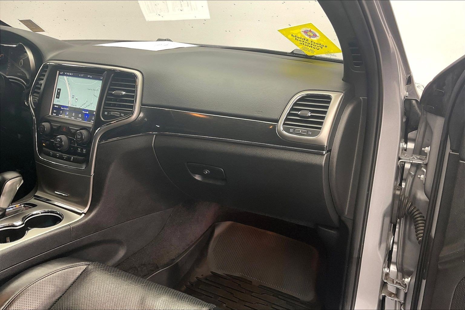 Used 2018 Silver Jeep Trailhawk 4x4 image 15