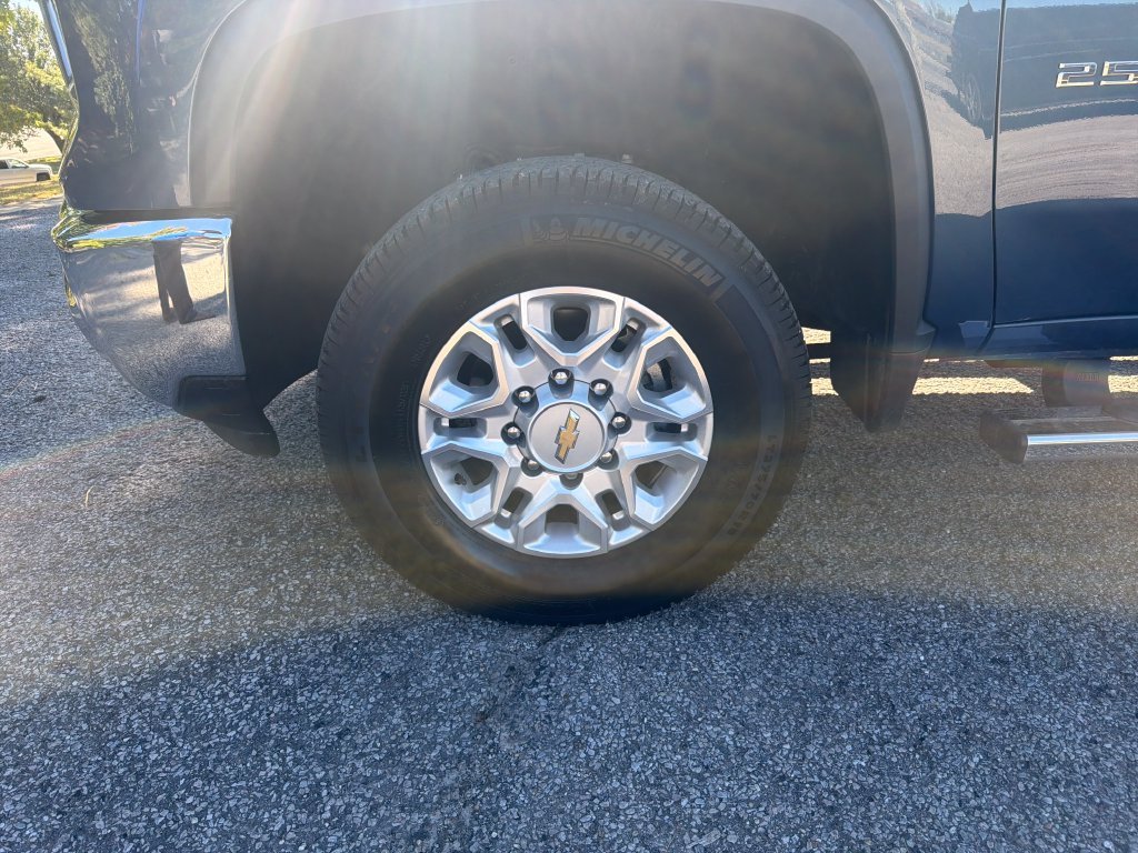 Used 2025 Blue Chevrolet LTZ image 10