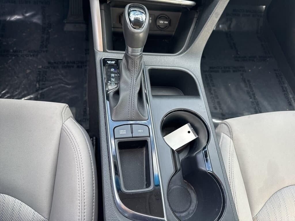 Used 2016 Black Hyundai Base image 26