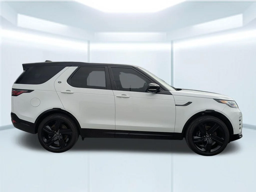 Used 2025 White Land Rover Metropolitan Edition image 6