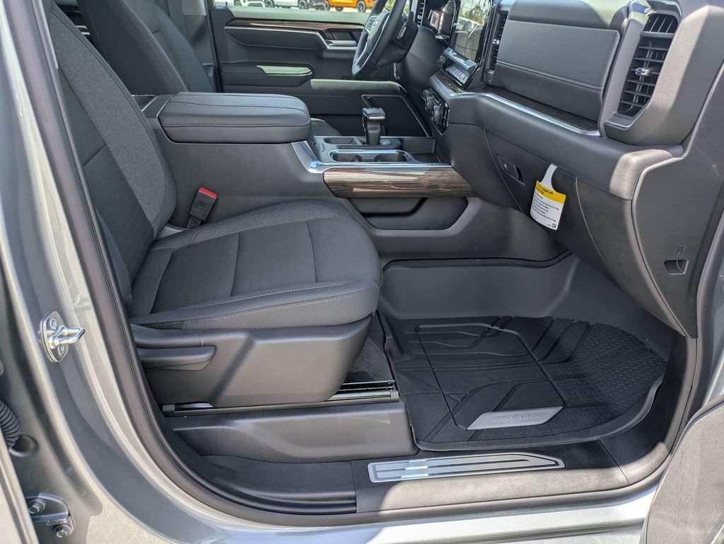 2025 Chevrolet Silverado 1500 LT - Photo 37