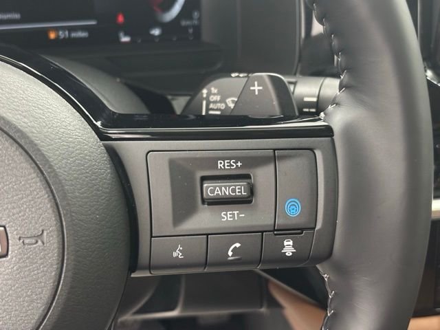 Used 2025 Black Nissan Platinum image 21