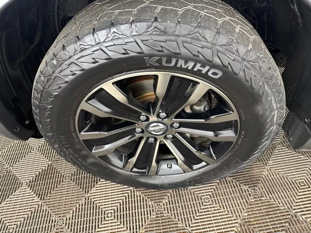 Used 2017 Gray Nissan Platinum image 28
