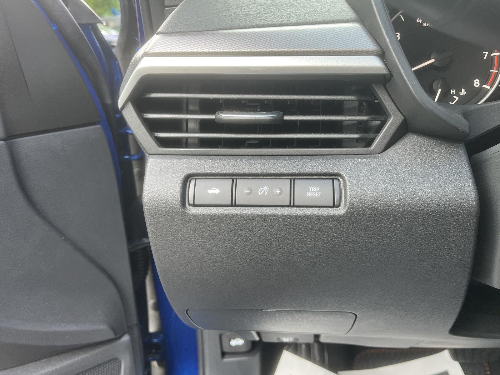 Used 2025 Bluestone Pearl Nissan SR image 34