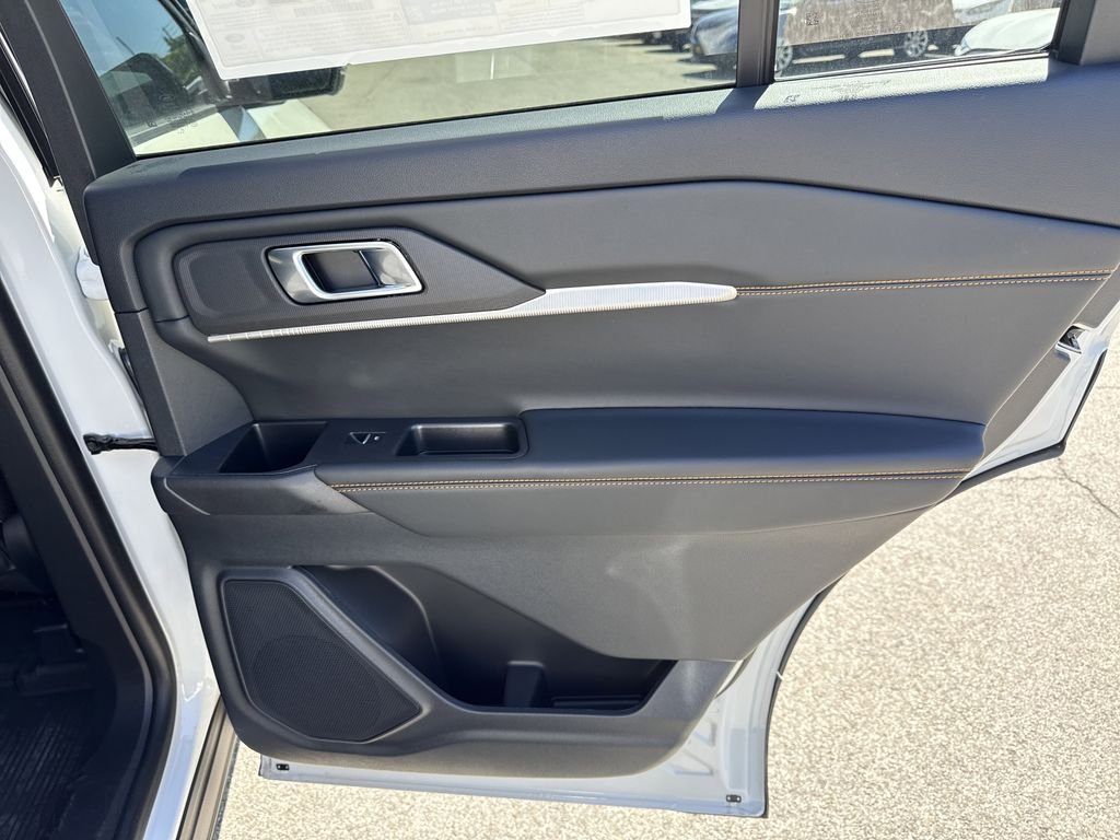 New 2026 Star White Metallic Tri-Coat Ford Tremor® image 33