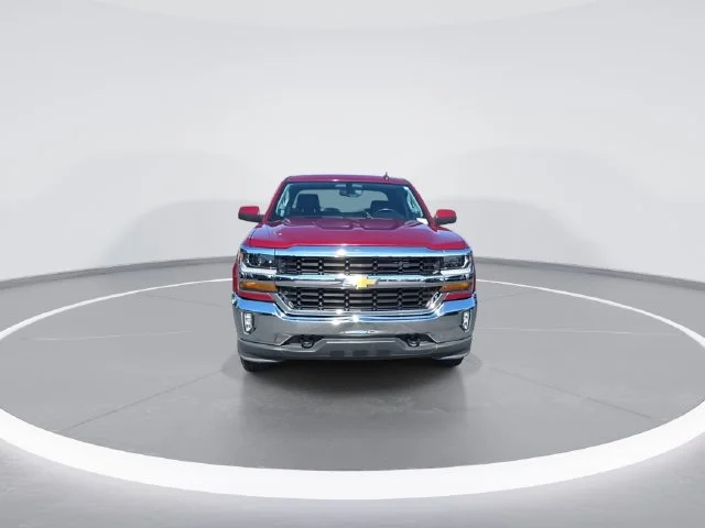 Used 2018 Red Chevrolet LT image 3
