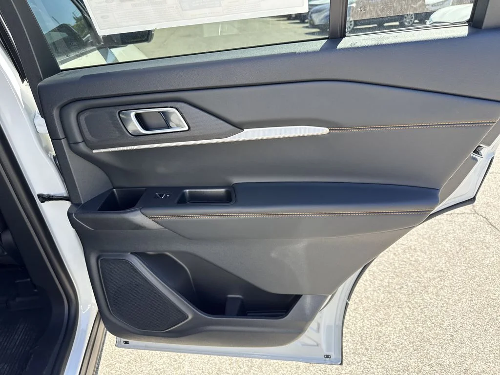 New 2026 White Ford Tremor image 33