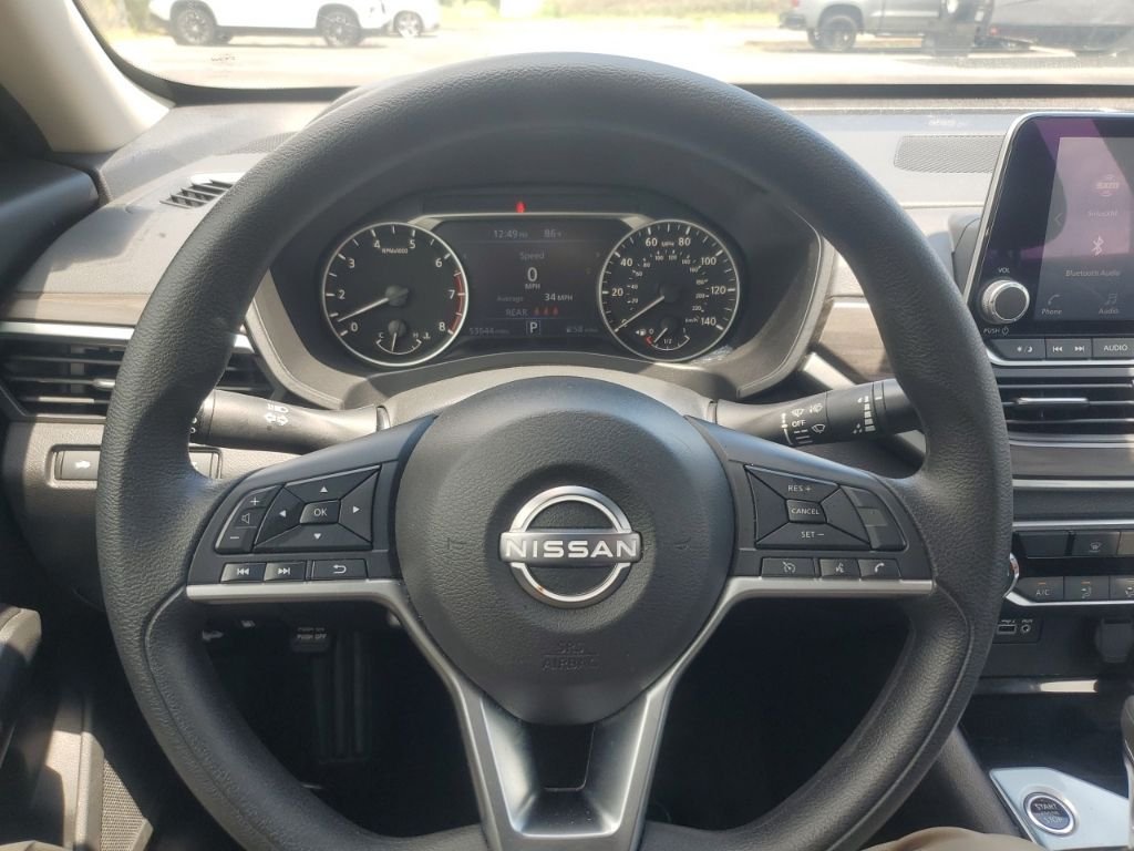 Used 2024 Red Nissan 2.5 SV image 18