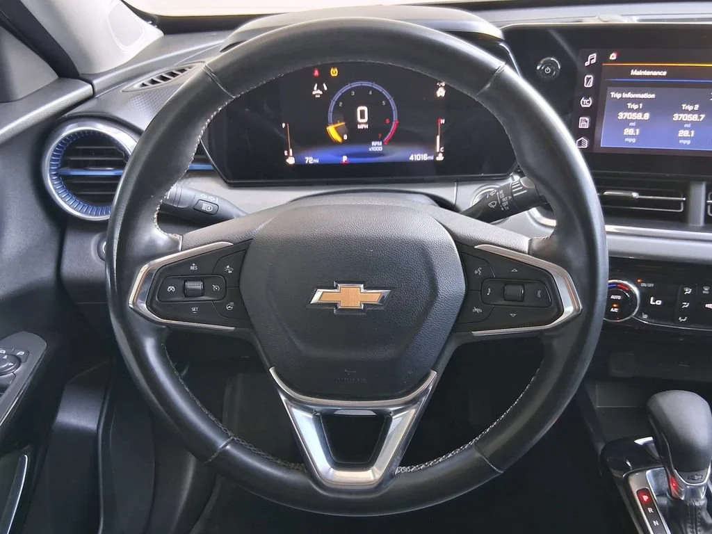 Used 2024 Sterling Gray Metallic Chevrolet LT image 10