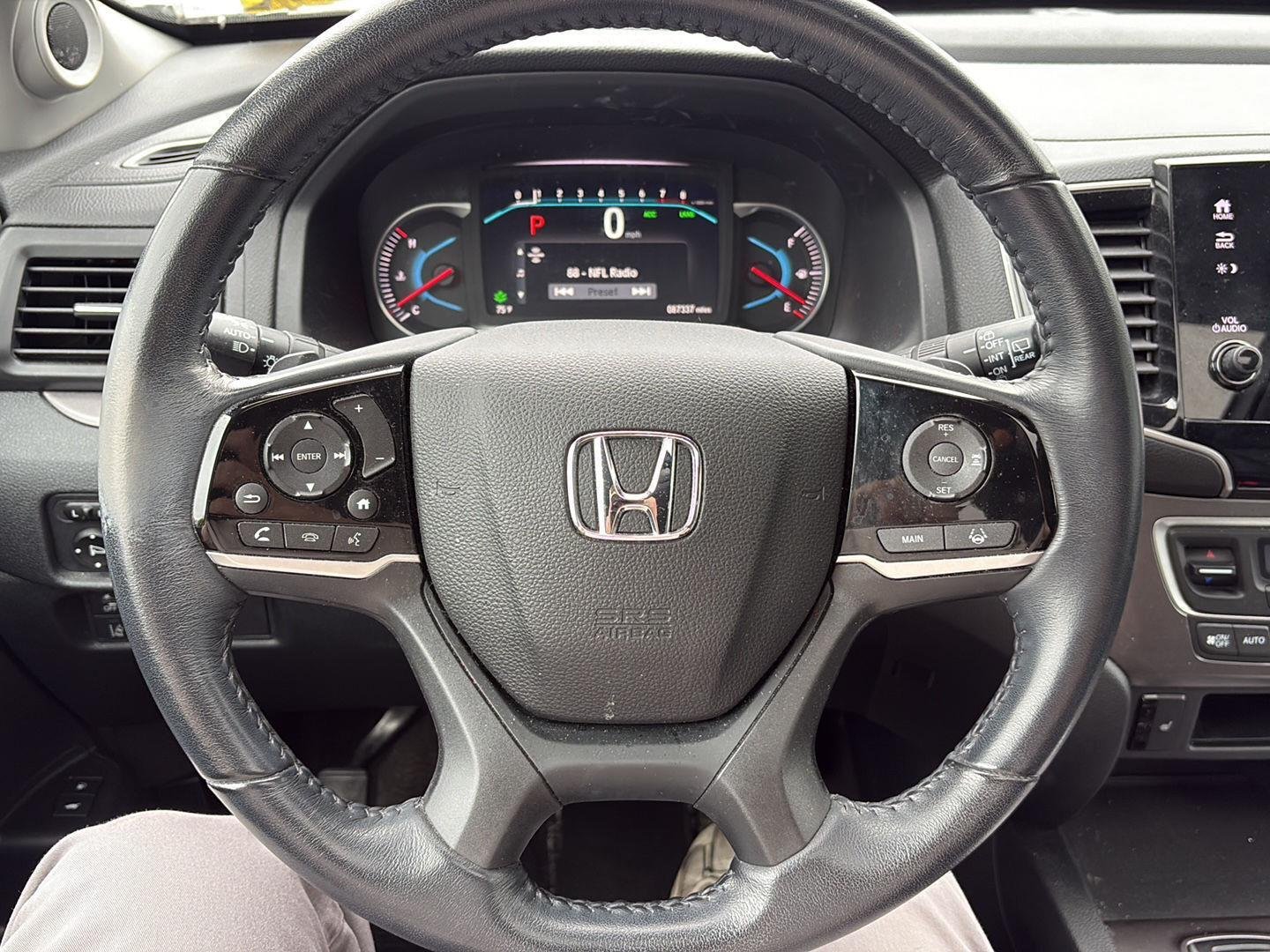 Used 2021 Platinum White Pearl Honda EX-L image 17