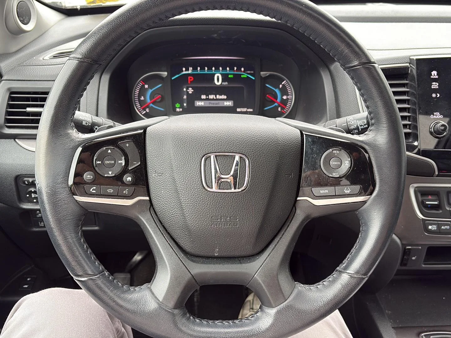 Used 2021 Platinum White Pearl Honda EX-L image 17