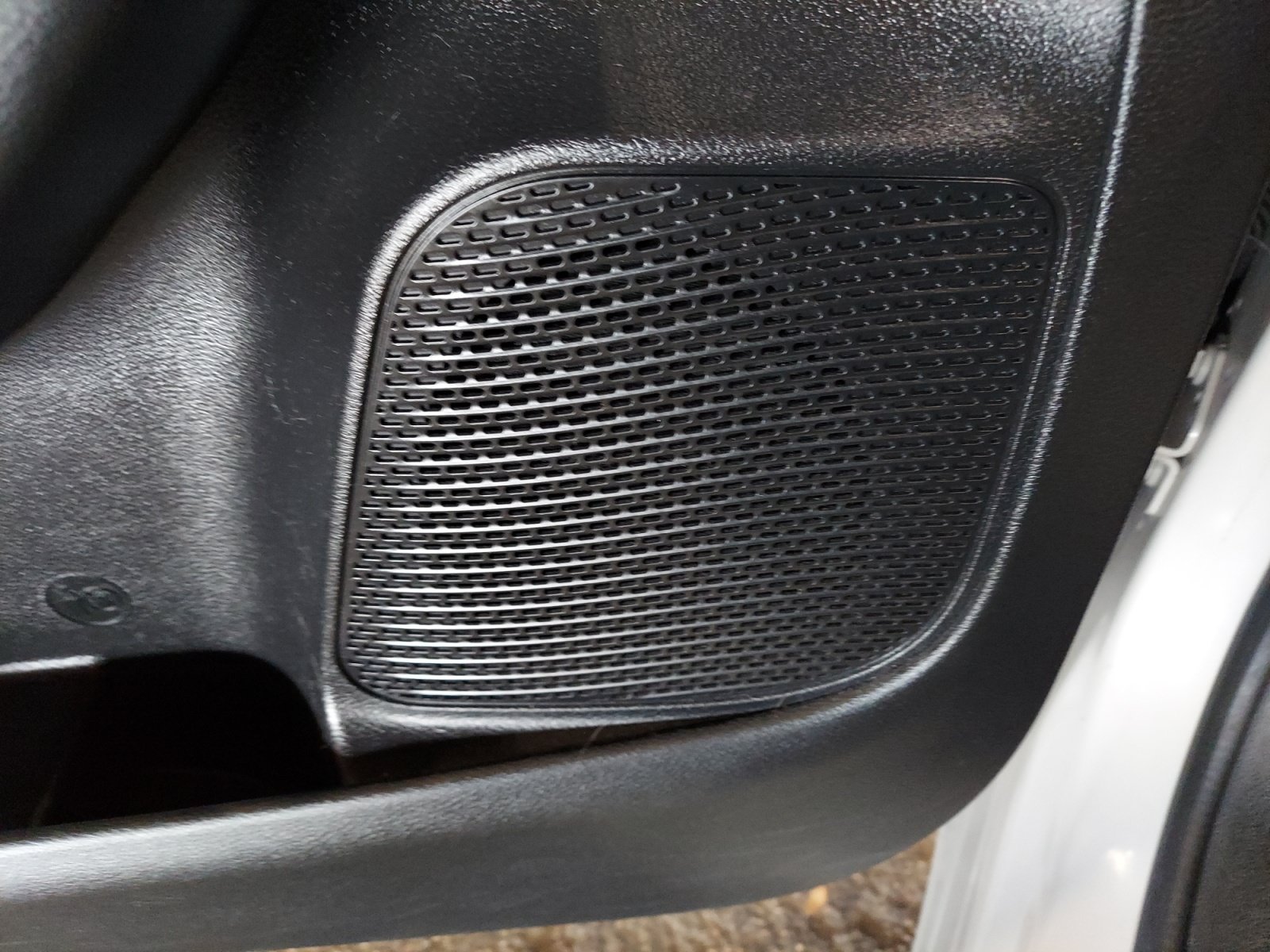 Used 2020 Luxury White Pearlcoat Chrysler Touring image 26