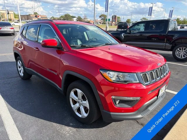 Used 2018 Redline Pearlcoat Jeep Latitude image 3