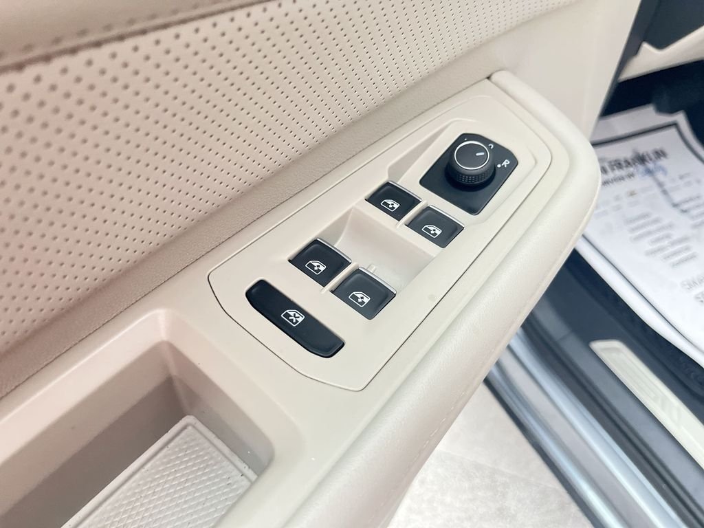 2024 Volkswagen Atlas SE w/Tech - Photo 17