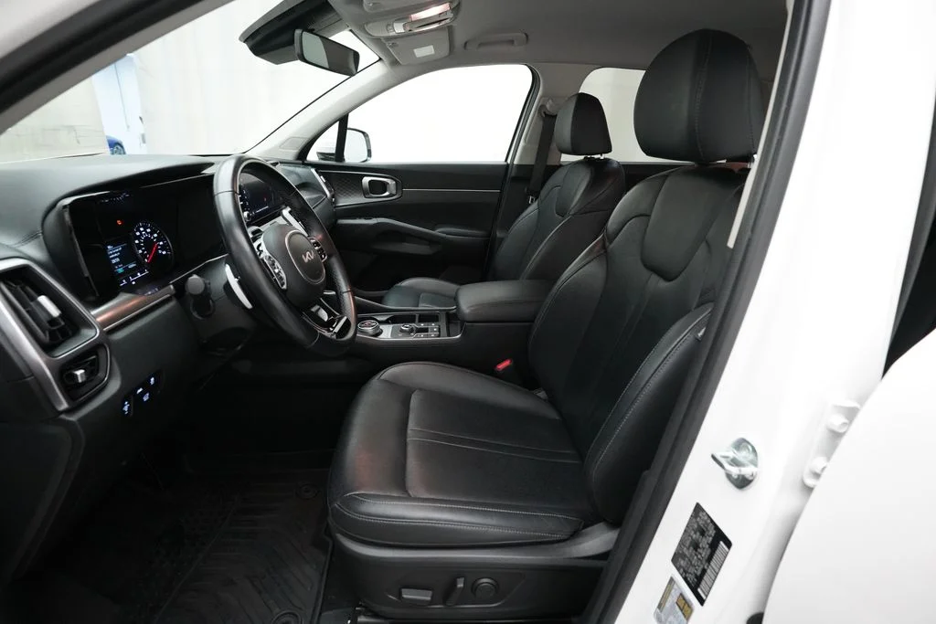 Used 2023 White Kia EX image 7