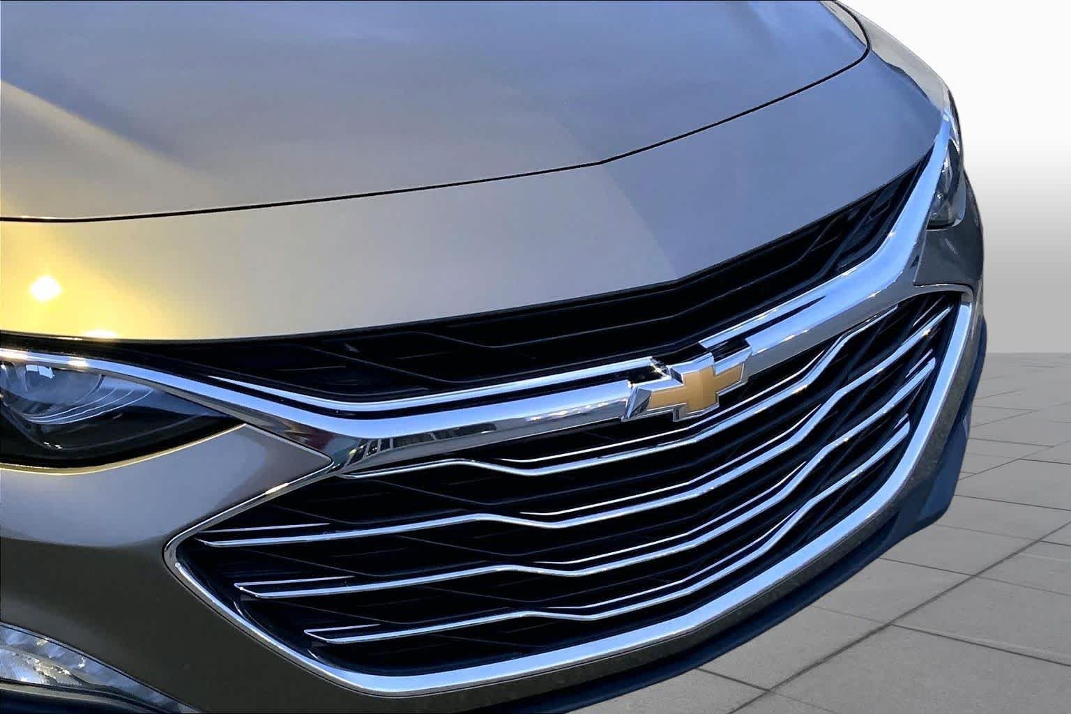 Used 2020 Stone Gray Metallic Chevrolet LT image 29