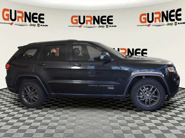 Used 2016 Jeep Grand Cherokee Laredo with VIN 1C4RJFAG6GC417280 for sale in Gurnee, IL