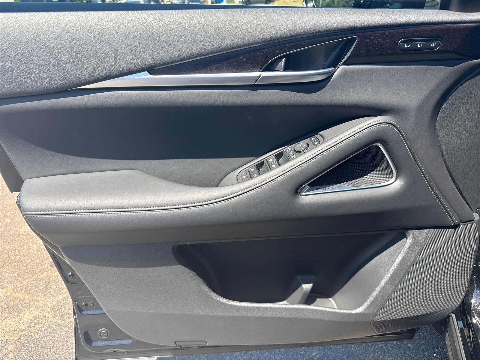 New 2027 MINERAL BLACK INFINITI Autograph AWD image 10