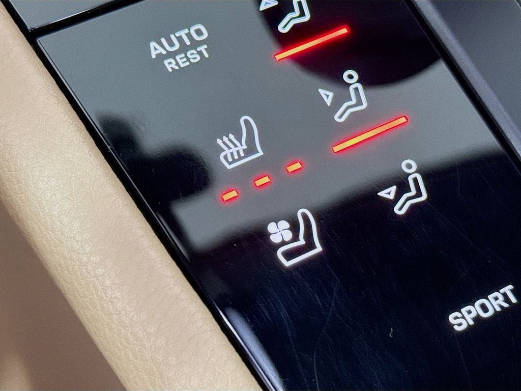 Used 2023 White Porsche  image 21