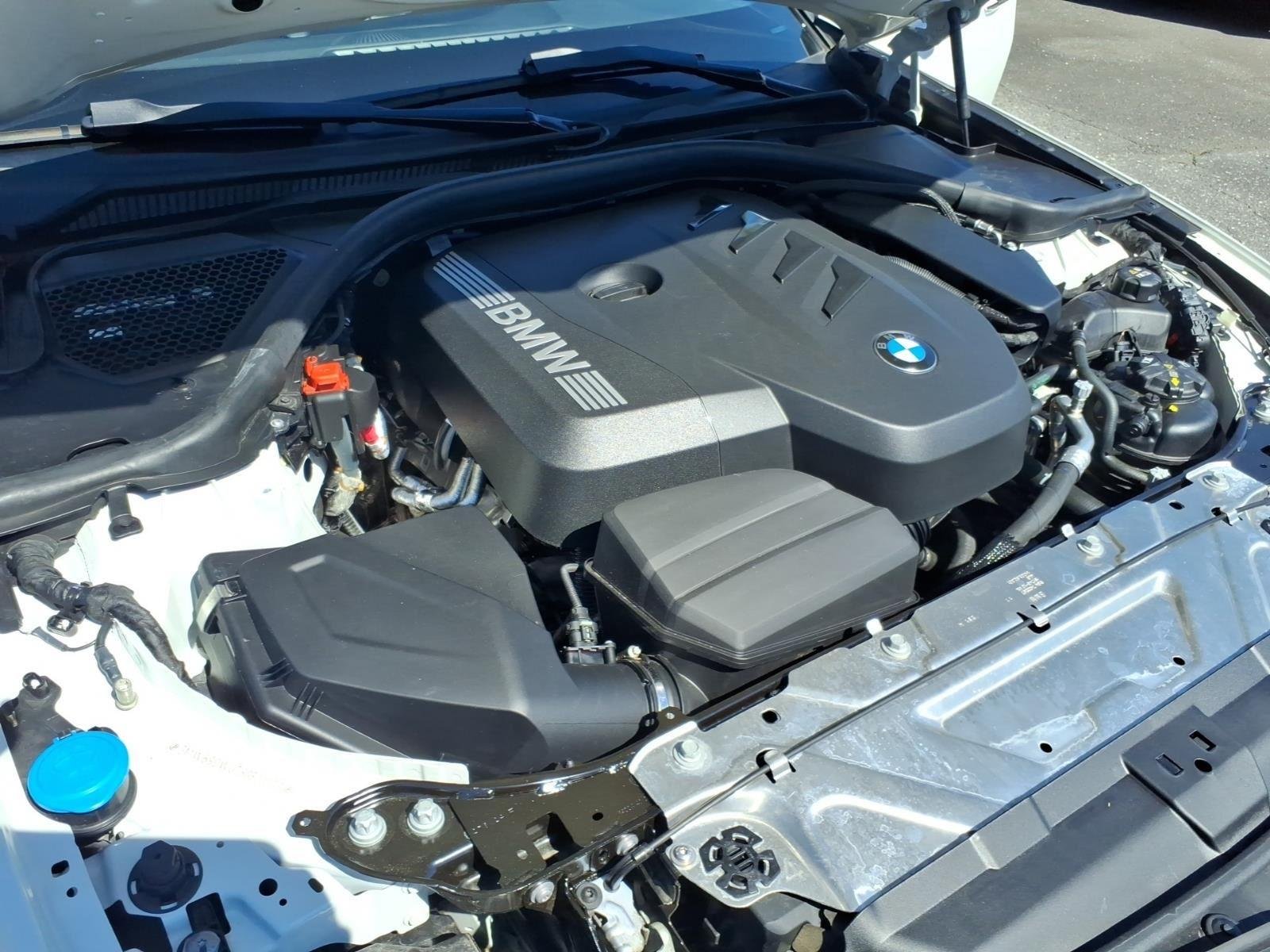 Used 2025 Alpine White BMW 330i image 29