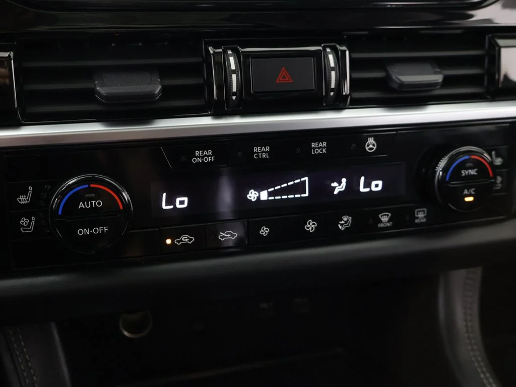 Used 2023 Beige Nissan Platinum image 58