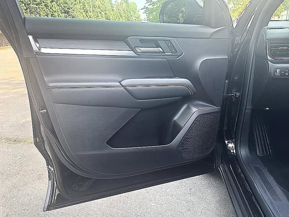 Used 2025 Ebony Twilight Metallic GMC AWD Elevation image 9