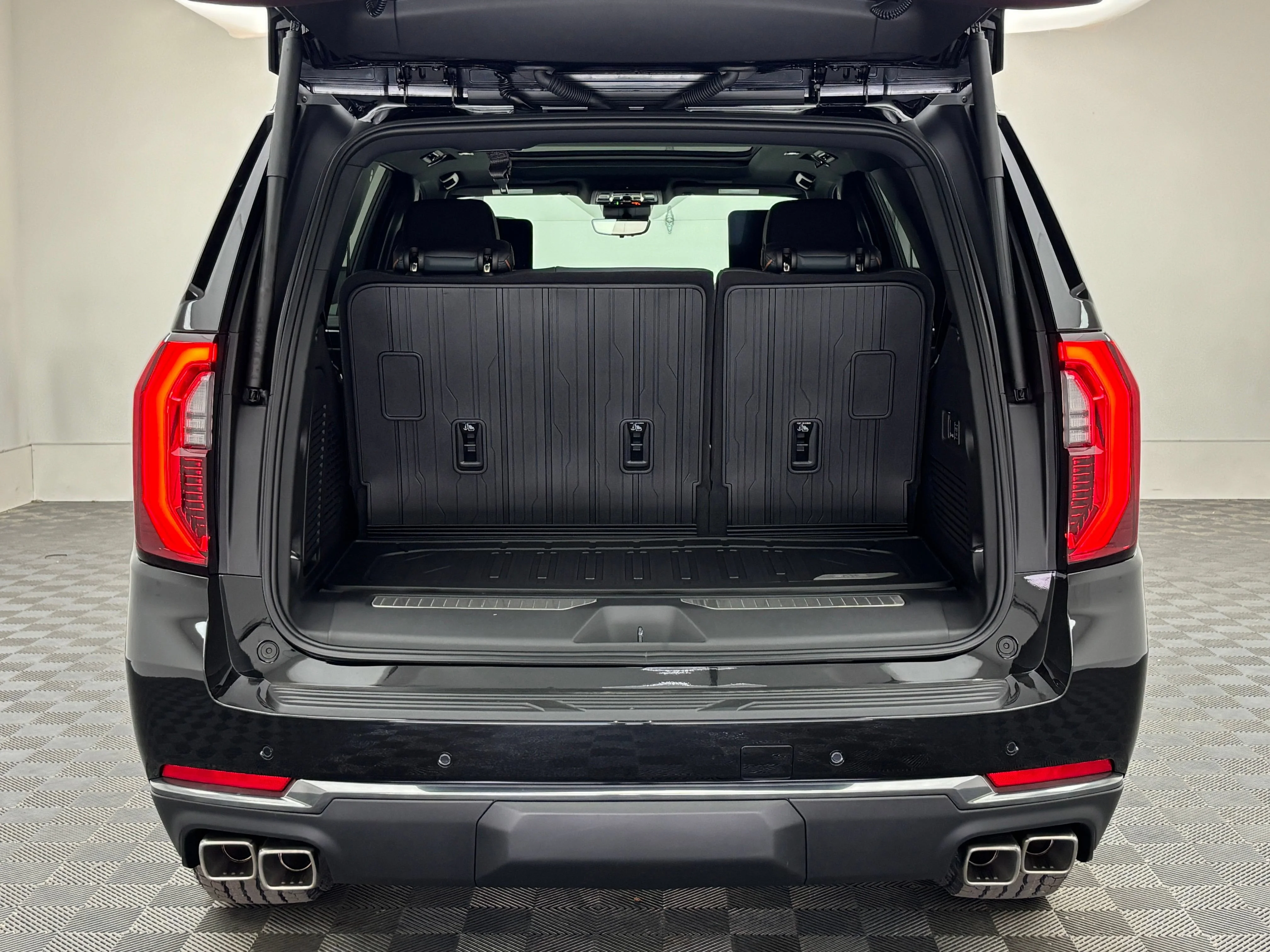2026 GMC Yukon AT4 - Photo 12